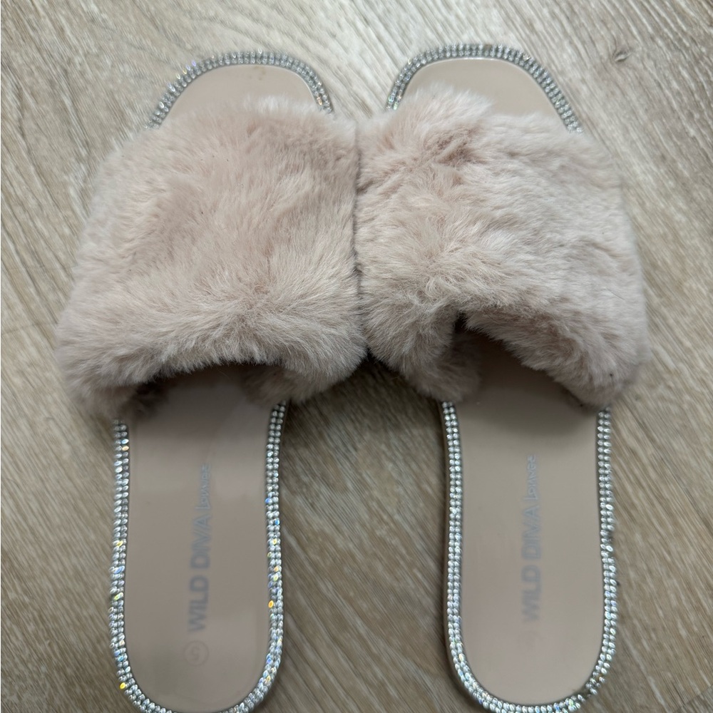 DIVA Lounge Plush Furry Slippers - Tan